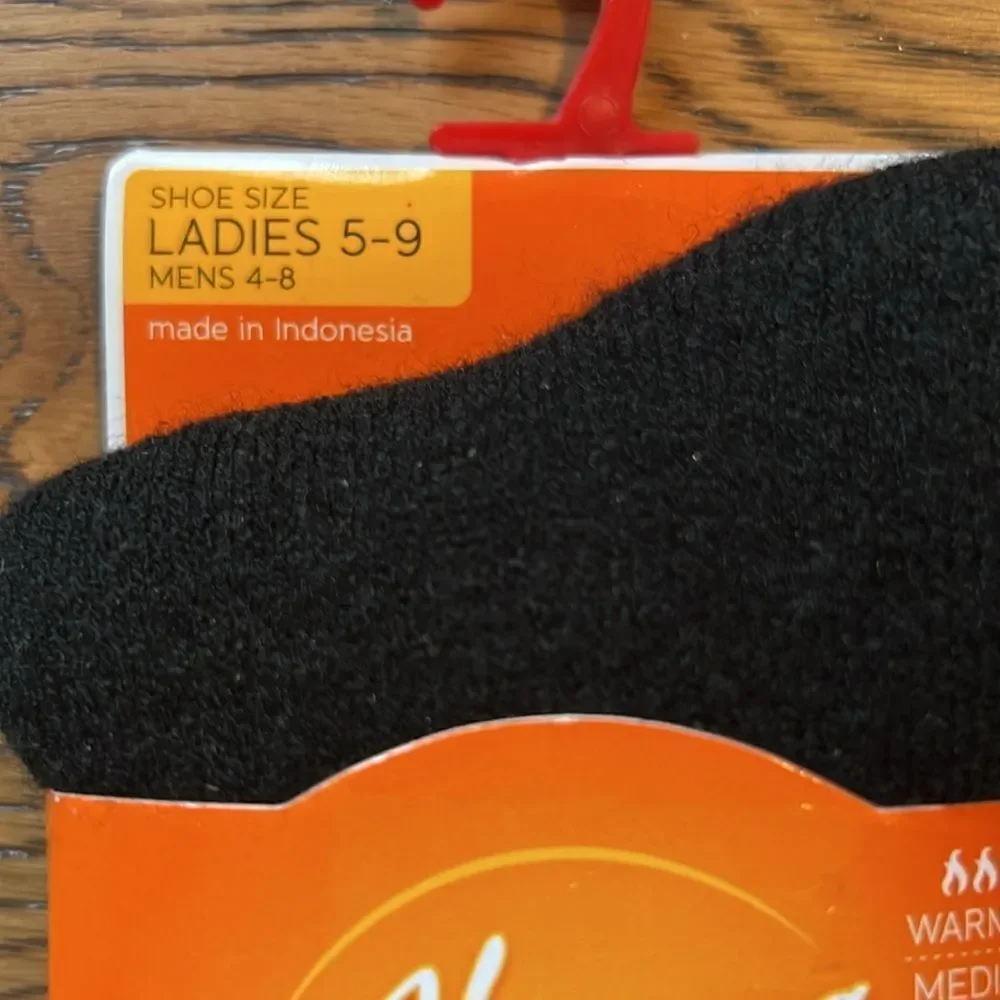 HEAT HOLDERS Thermal Socks Medium Thickness Women's Size‎ 5-9 NEW D14